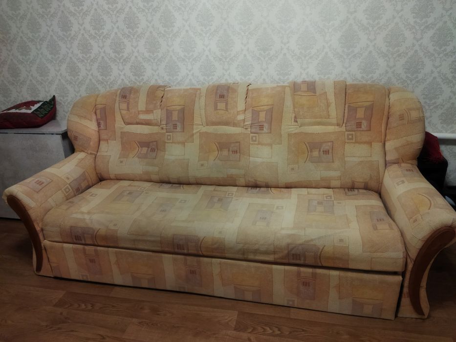 Продам диван с креслами