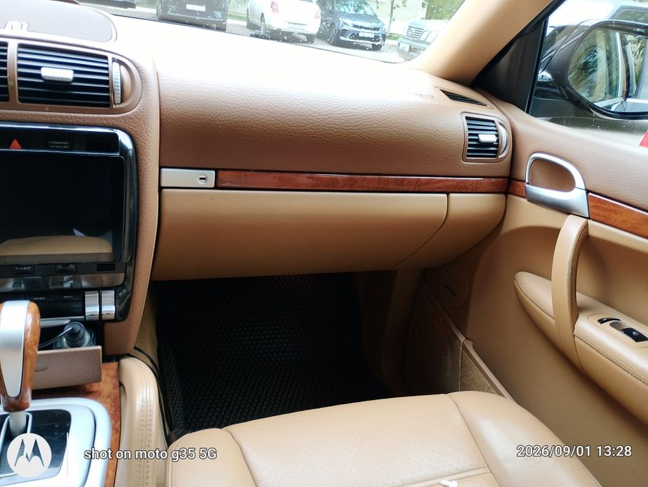 Продам Porsche Cayenne 2007г .