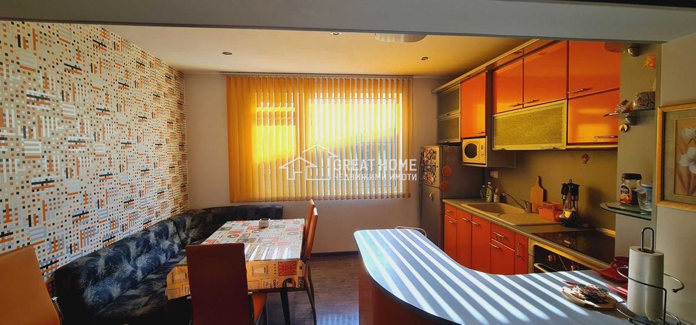 Продава се Къща в Търговище, Център - 100 кв.м за 1224 €/кв.м - Снимка #2