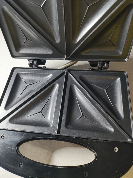 Sandwich maker Russell Hobbs – stare buna