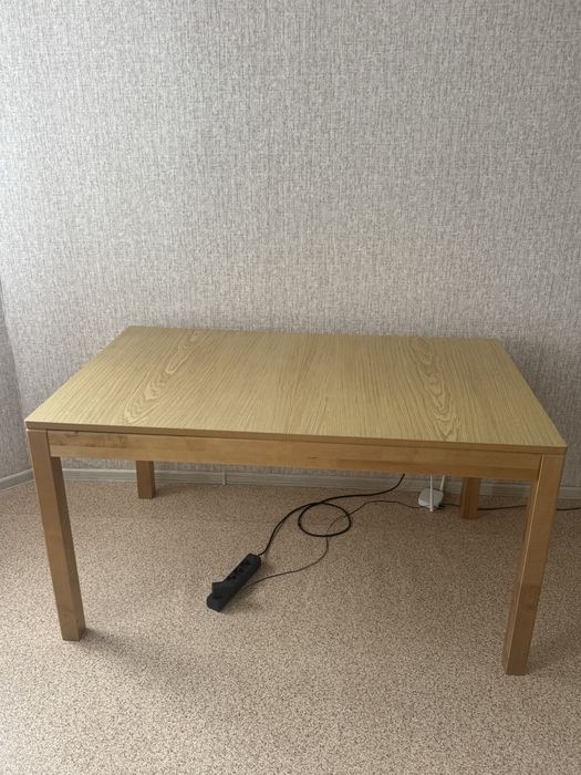 Продам деревянный стол