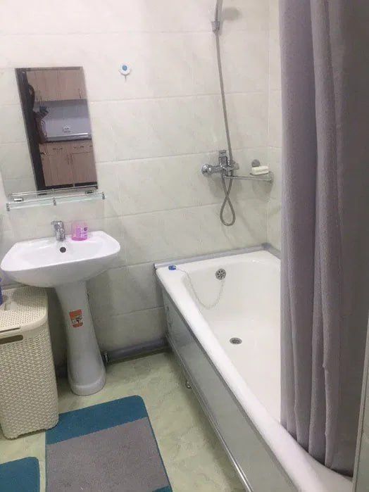 Срочно Продаётся Ойбек Галерейка 2/9/9 ремонт средний с мебелью !