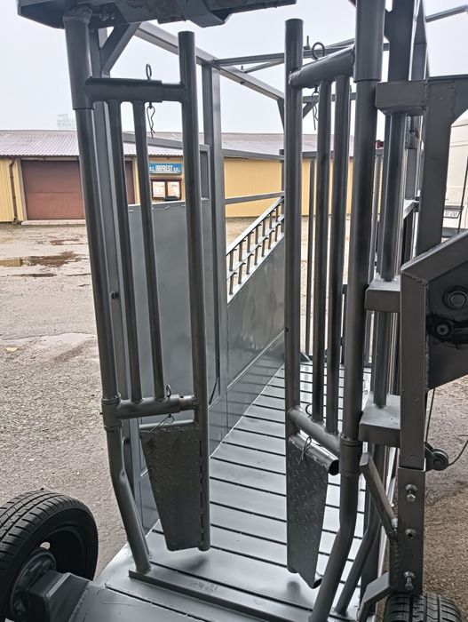 Stand contenție vaci.Cel mai ieftin din țară!!