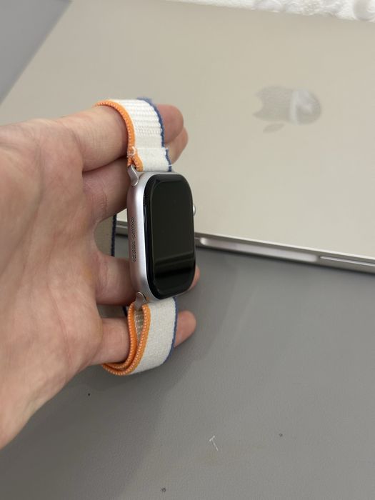 Smart watch. green lion