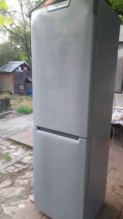 Хладилник с фризер