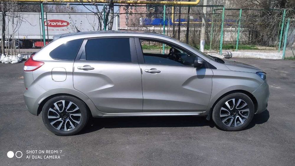 Продаётся или Аренда с выкупом Lada XRay 2018 года 1.8 автомат коробка