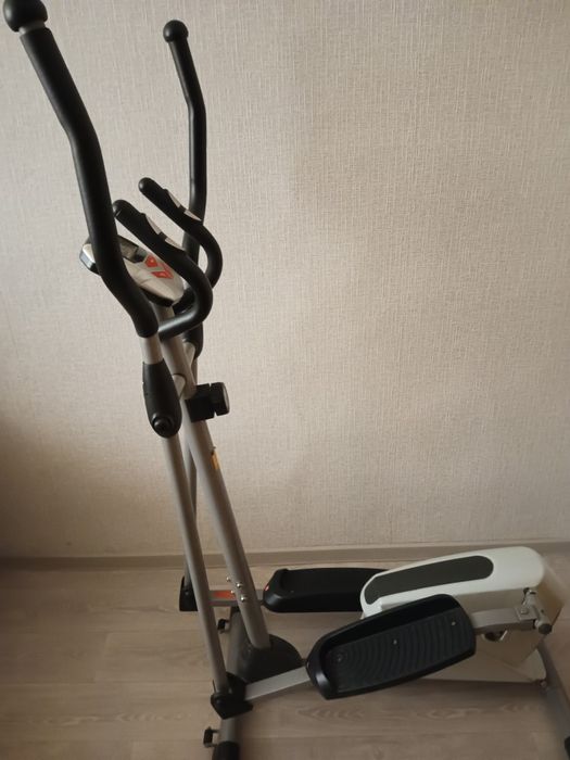 Эллиптический тренажёр НВ-8212ЕL