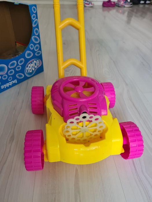 Mașina cu bule pentru copii