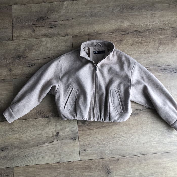 Zara зара бежово яке бомбер