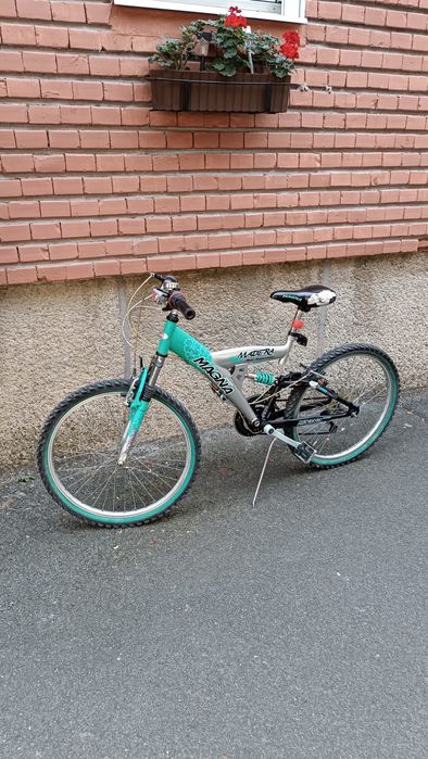 Bicicleta dubla suspensie