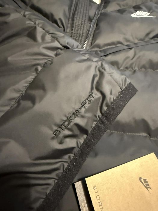 NIKE Елек Storm-FIT