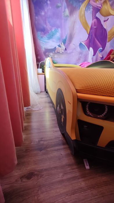 Детская кровать машинка