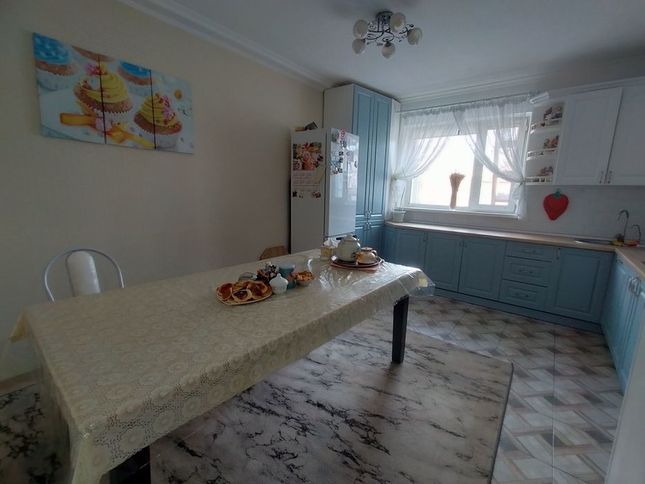 Продам двухэтажный дом