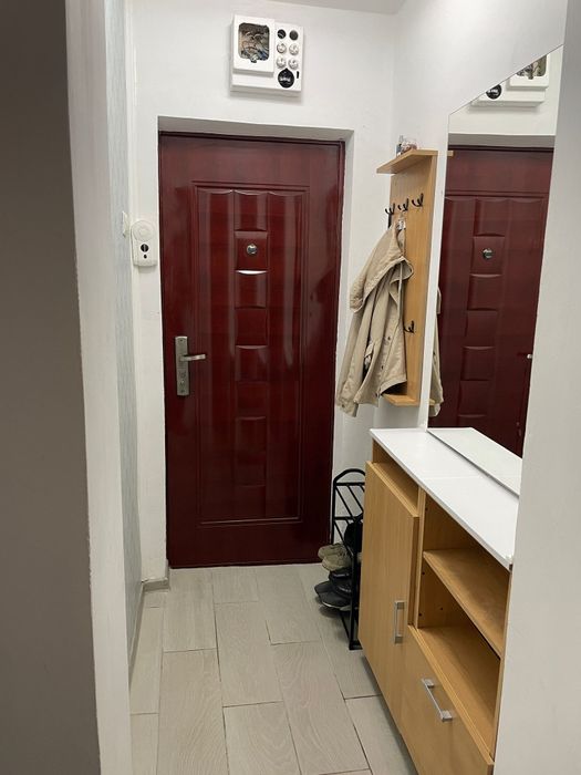 PF închiriez ap cu o camera Podu ros etaj 3