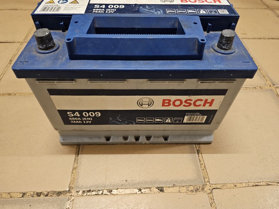 Акумулатор Bosch S4 74Ah 680A