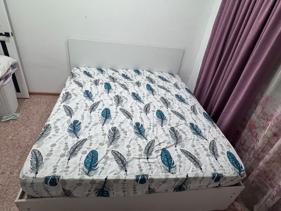 Продам кровать с матрасом