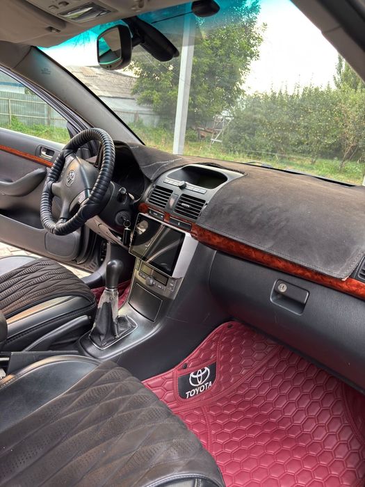 Продам тойота авенсис