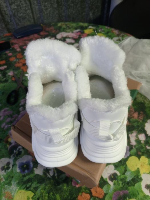 Кроссовки зимние