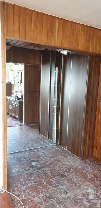 Dau in chirie apartament cu 3 camere