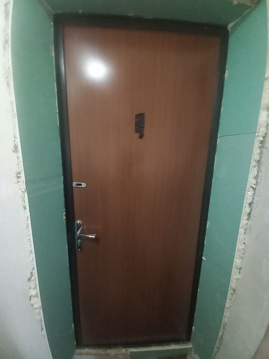 Eshik sotiladi holati yangi