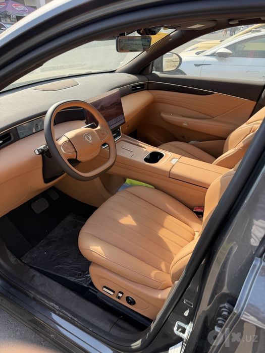 Dongfeng aelus L8 gibrid