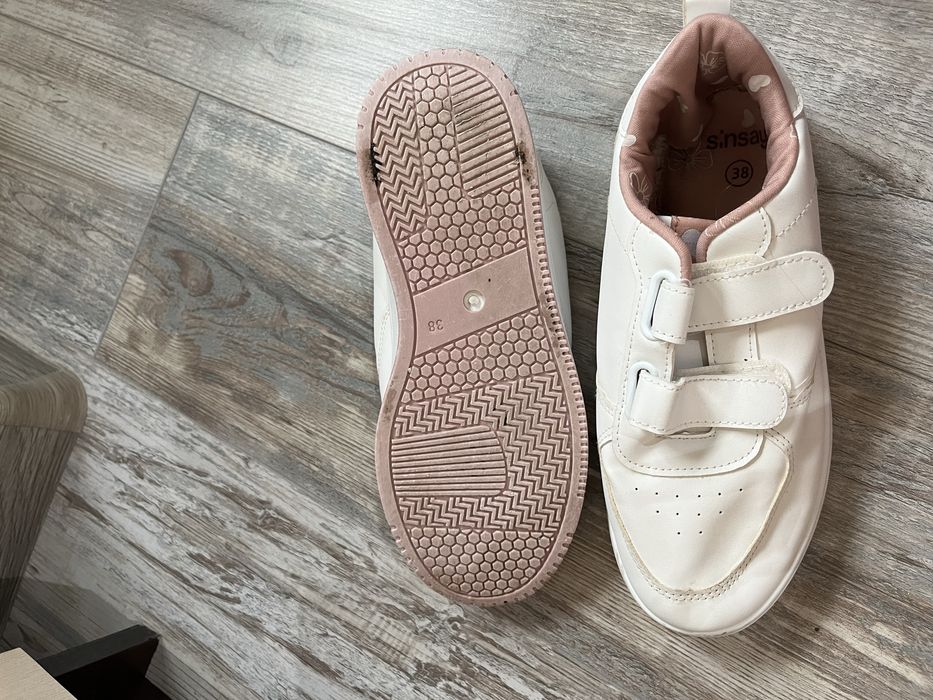 Спортни обувки