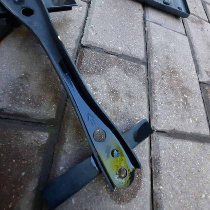 Крепление акамулятора АКБ Lexus RX 330 350