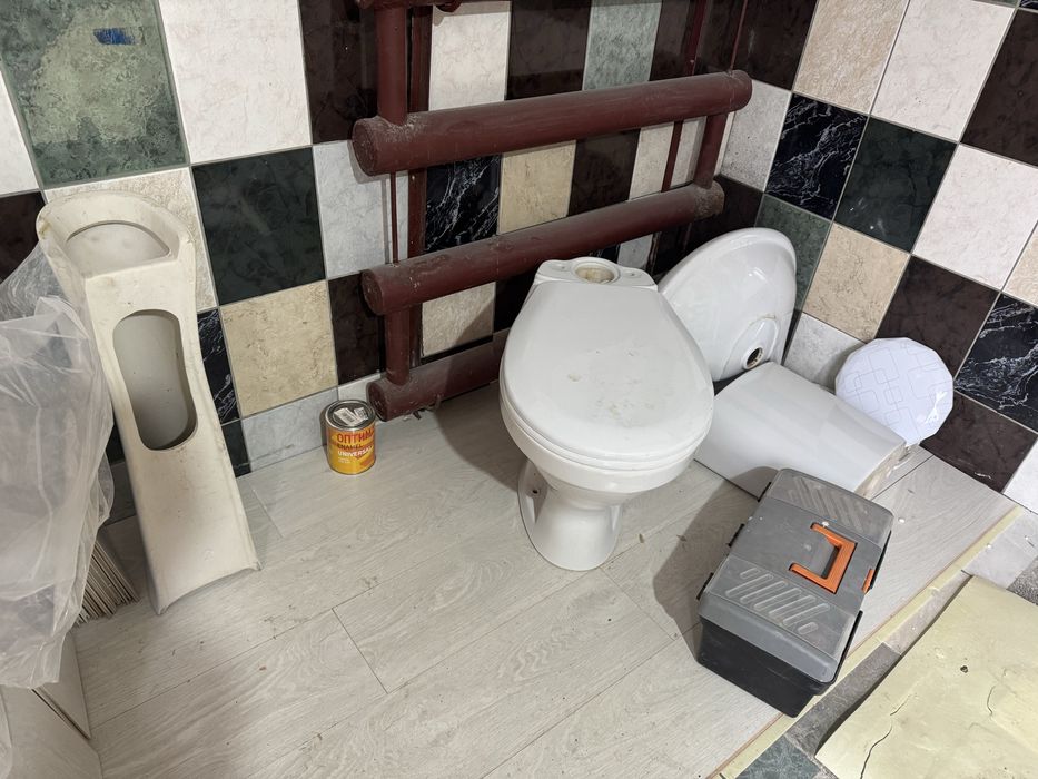 Продам унитаз и раковину