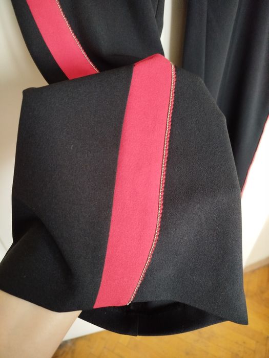 Панталон с червен кант 2-3 хл