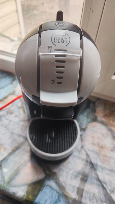 Продам кофемашину Nescafe Dolce Gusto