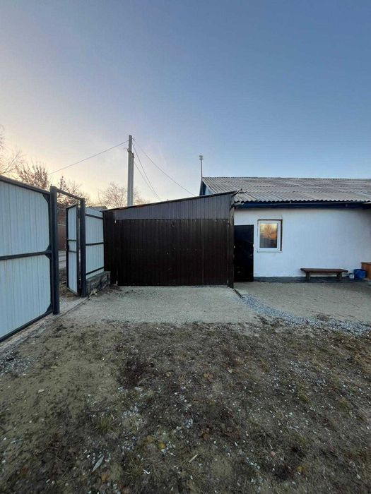 Продам  4х комнатный дом в городе недорого