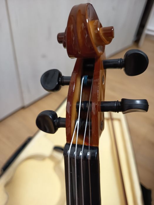Set complet vioara 4/4 + încă 3 corzi