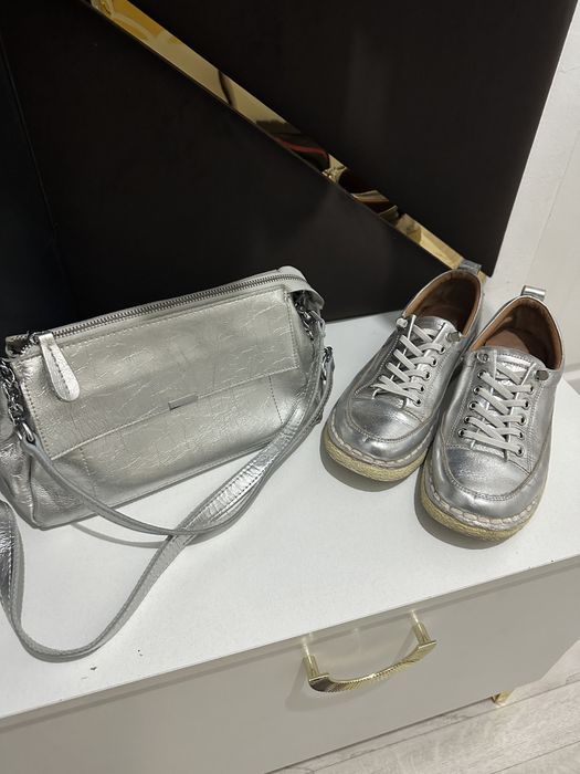 Сумка и кеды серебристые