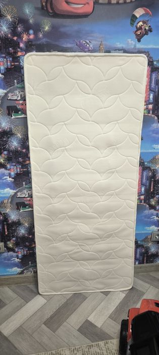 Детская кроватка с матрасом