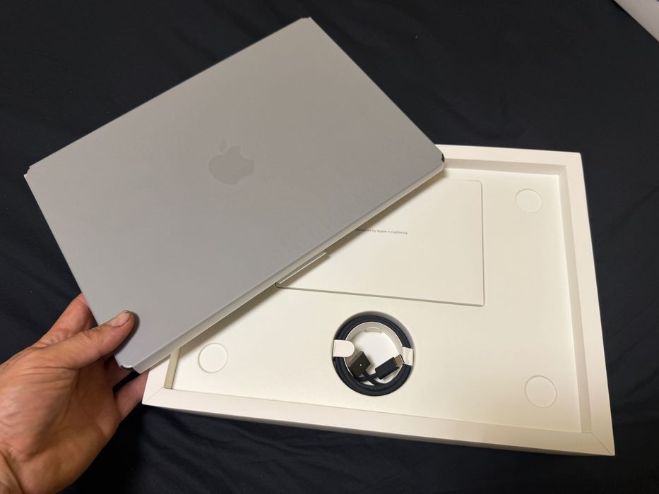Macbooc Pro M4 Chip 16GB Ram 512GB storage