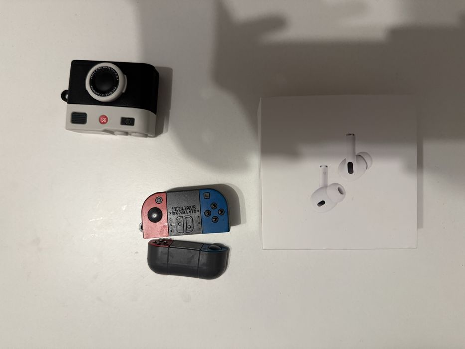Airpods Pro (2nd genration lightning) orginale + 2 huse