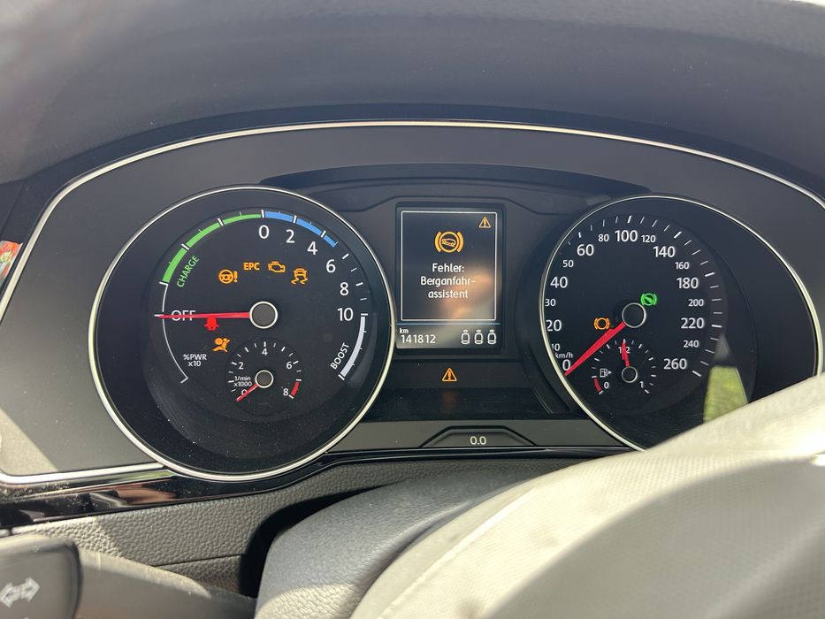 Volkswagen Passat GTE facelift 2021 - Plug-in Hibrid - Avariat
