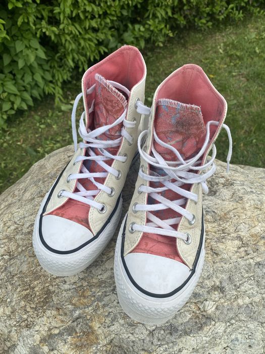 Продавам кецове Converse