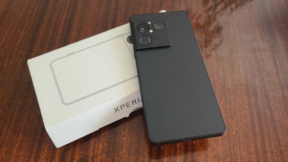 Sony Xperia 1 VIII глобален с e-sim, Android auto, меню на български 2 години гаранция