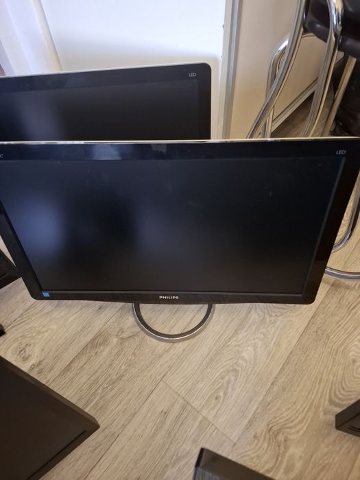 Monitoare led hdmi 22 inch Philips și Pachard bell