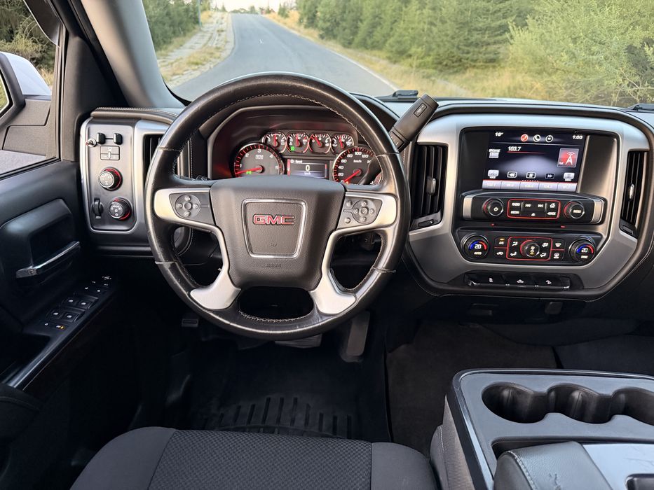 GMC Sierra 5.3 L Autoutilitara 4x4 Automat Inmatriculata Ro