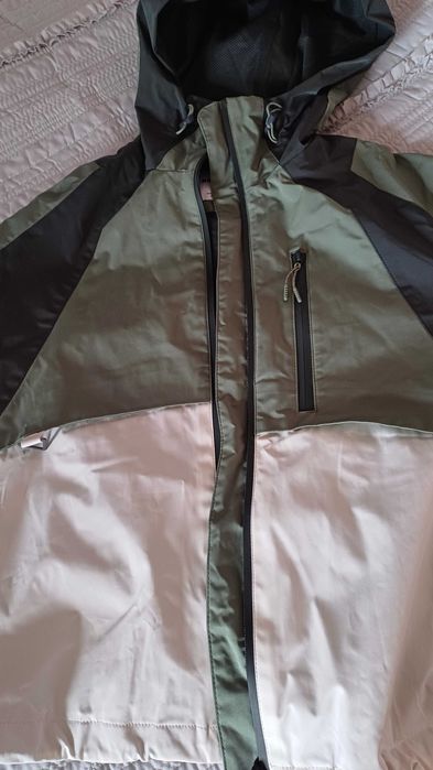 Дамско туристическо яке Bershka