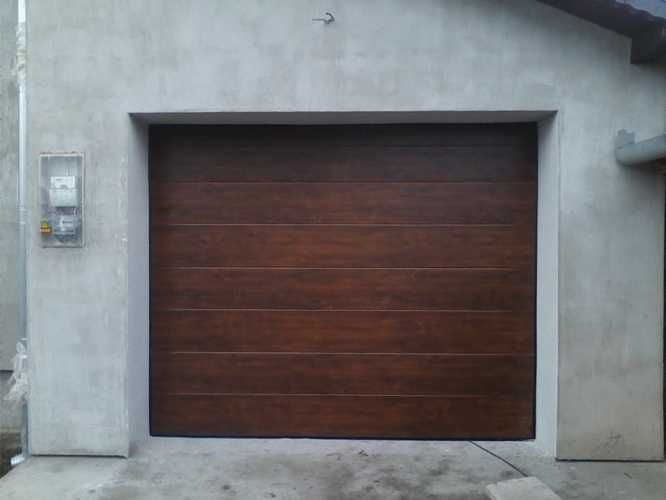 usi de garaj -fabrica