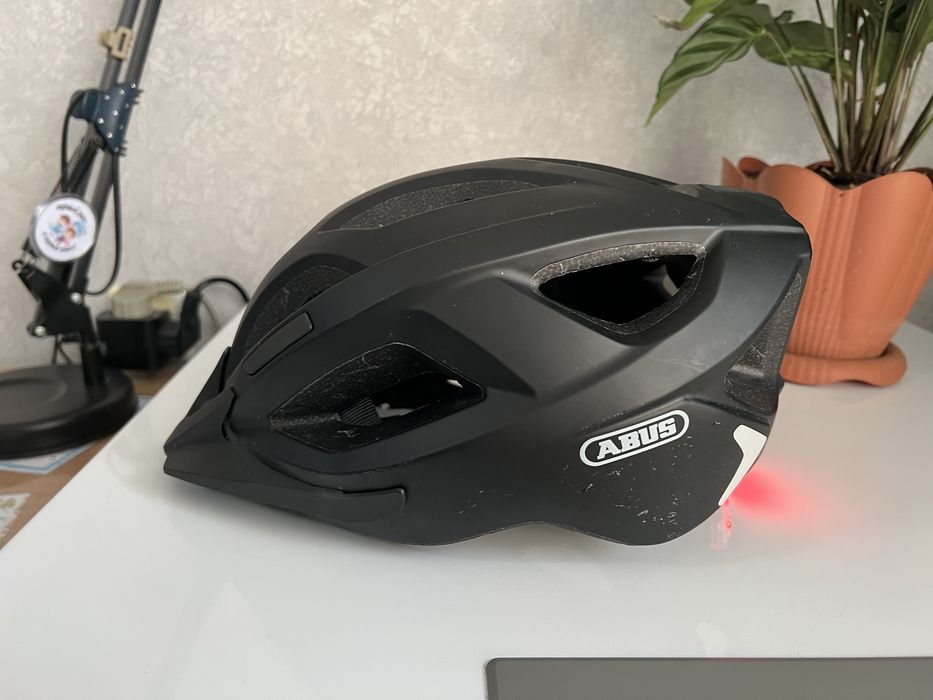 Вело шлем ABUS  в отличном состояние