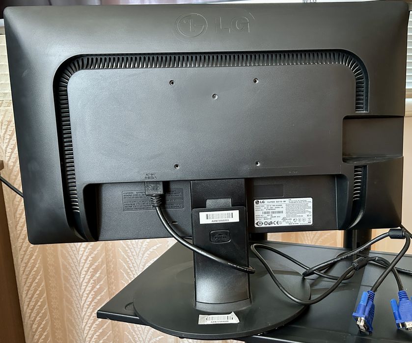 Момитор 21.5 инча LG Flatron e2211