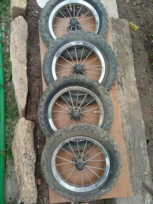 четыре колеса с камерами