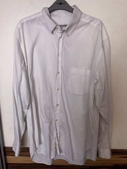 Бяла риза с дълъг ръкав