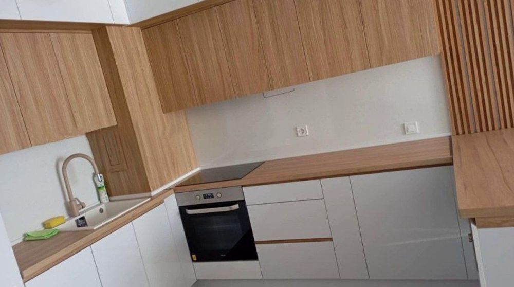 Дава се под наем Тристаен апартамент в София, Малинова долина - 120 кв.м за 999 € - Снимка #1