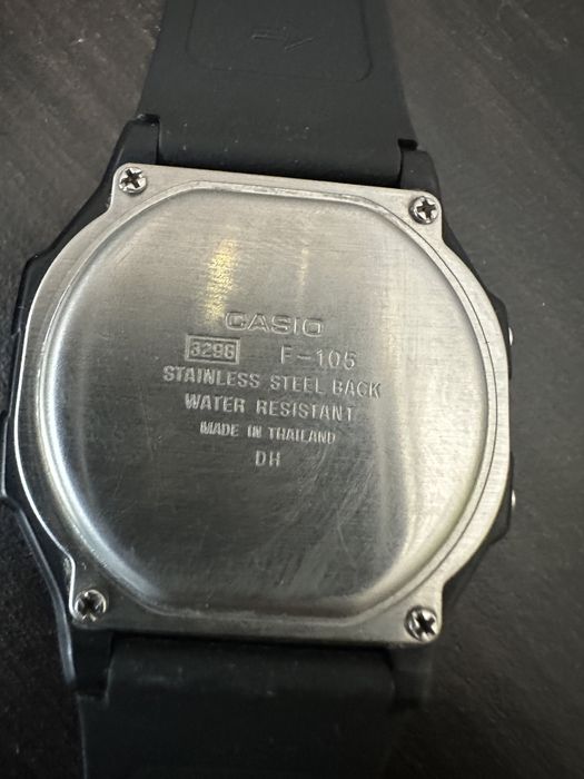 Часовници CASIO два броя