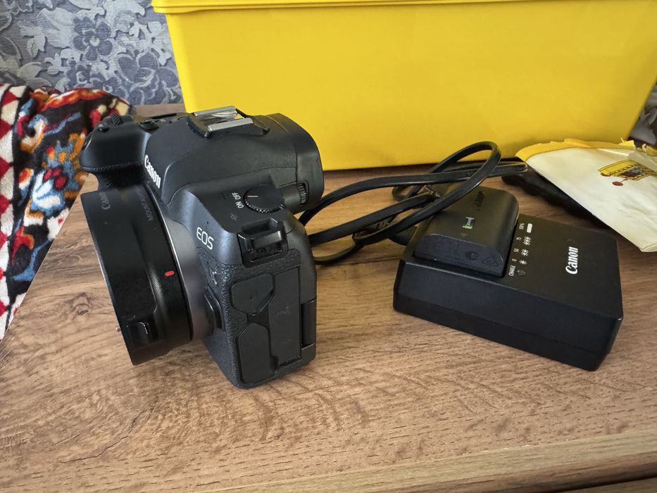 Продам Canon R в отличном состояний